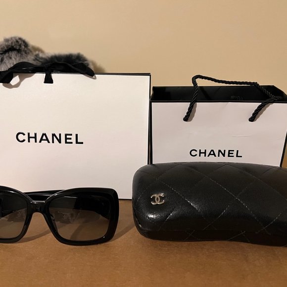 CHANEL Accessories - *AUTHENTIC* Chanel - Black Sunnies